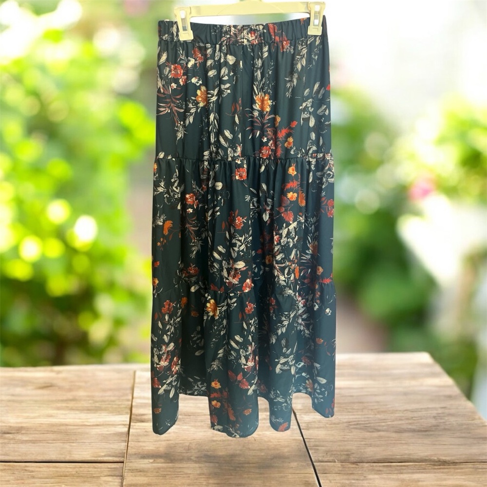 Floral Navy Maxi Skirt🌸